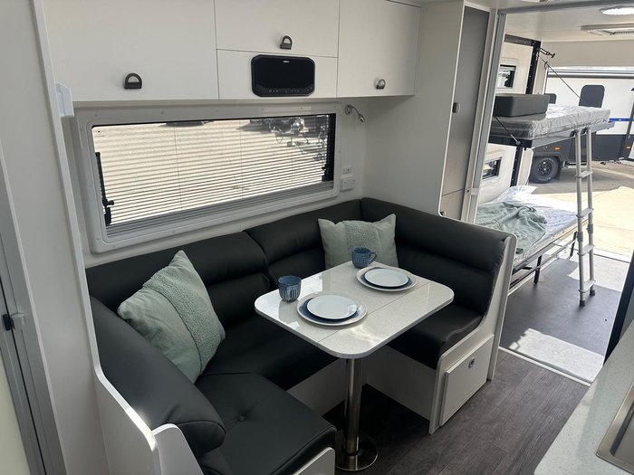 2025 New Age Caravans Xu22bcmy20