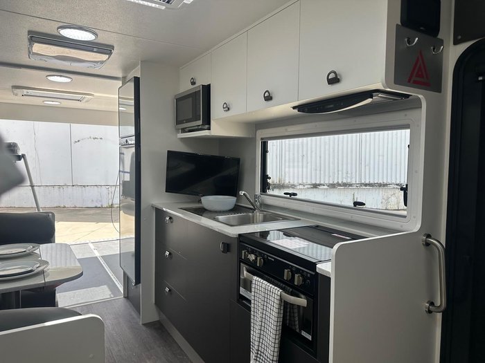 2025 New Age Caravans Xu22bcmy20