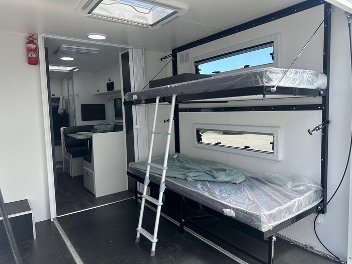 2025 New Age Caravans Xu22bcmy20