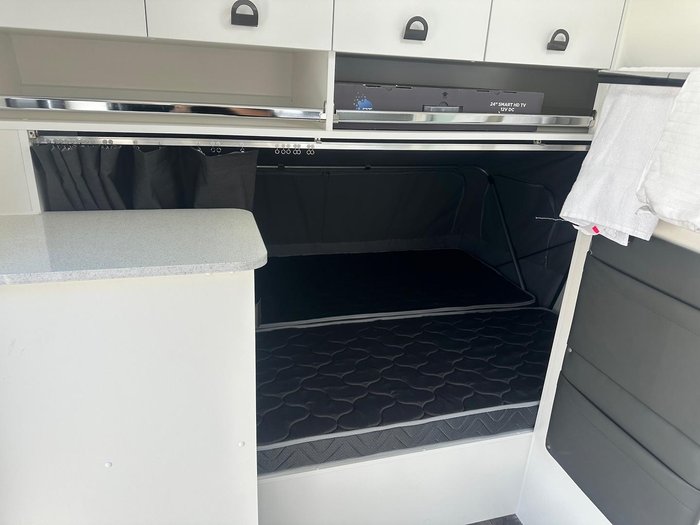 2025 New Age Caravans Xu22bcmy20