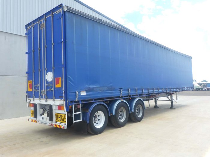 2010 Vawdrey 22 Pallet Curtainsider Road Train Lead
