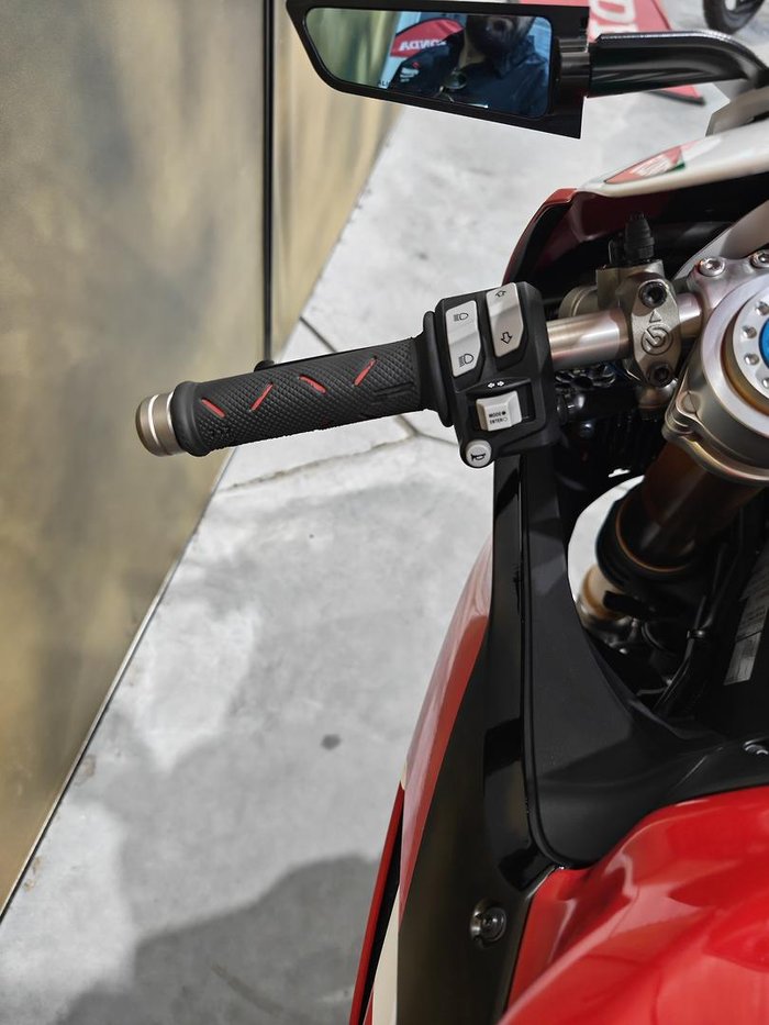 2022 Ducati Panigale Bayliss 1st Championship 20th Anniversary Panigale Red