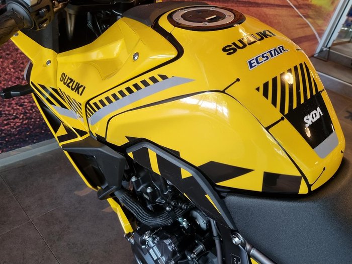 2025 Suzuki GSX-8R GSX-R Yellow