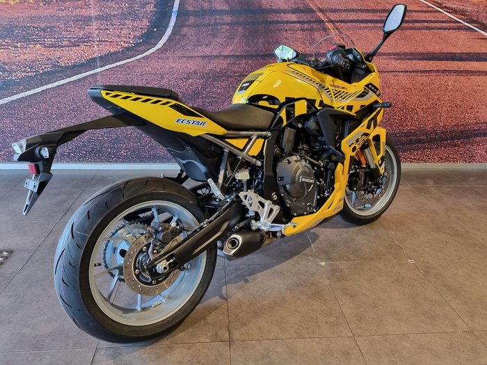 2025 Suzuki GSX-8R GSX-R Yellow