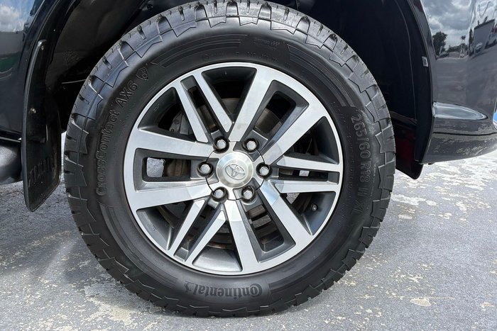 2019 Toyota Hilux SR5