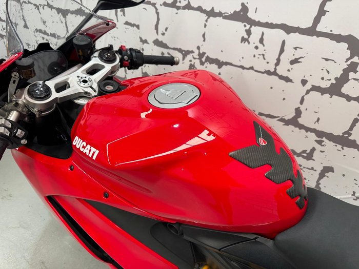 2022 Ducati Panigale V2 Panigale Red