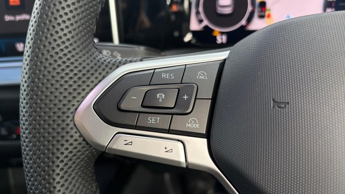 2025 Volkswagen Golf 110TSI R-Line