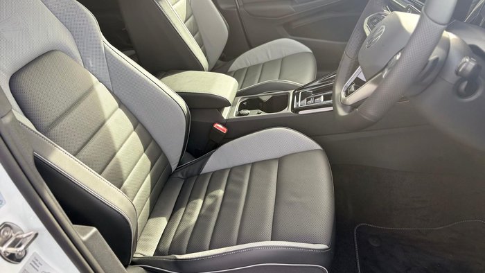 2025 Volkswagen Golf 110TSI R-Line