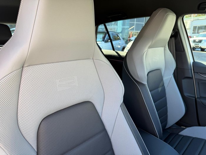 2025 Volkswagen Golf 110TSI R-Line