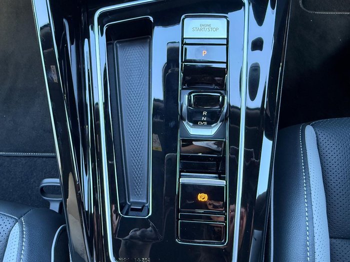 2025 Volkswagen Golf 110TSI R-Line