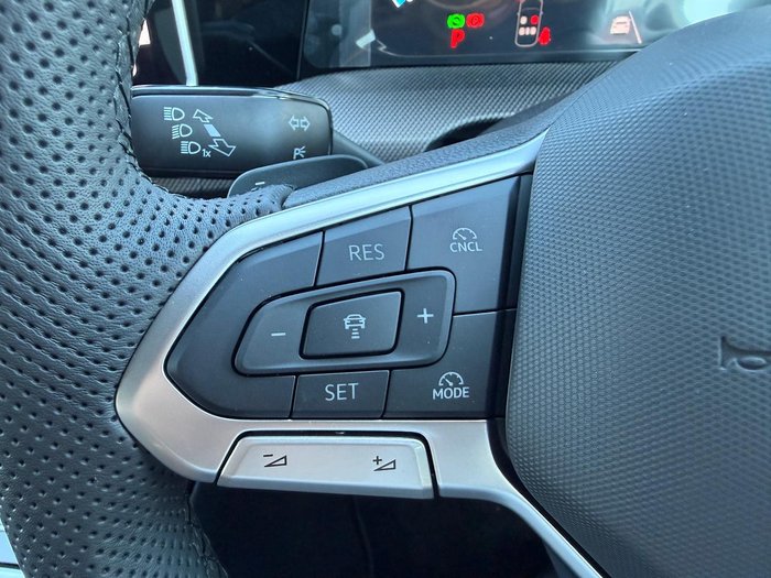 2025 Volkswagen Golf 110TSI R-Line