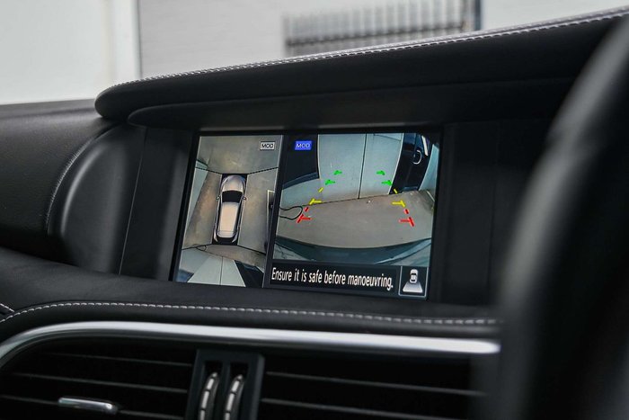 2016 INFINITI Q30 Sport Premium