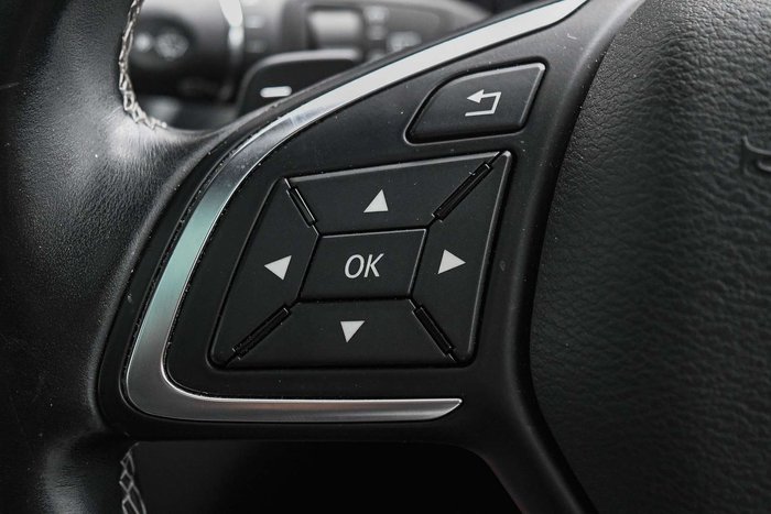 2016 INFINITI Q30 Sport Premium