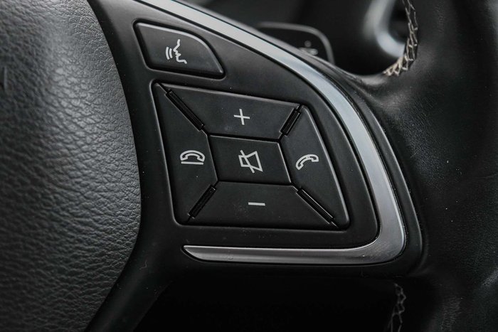 2016 INFINITI Q30 Sport Premium