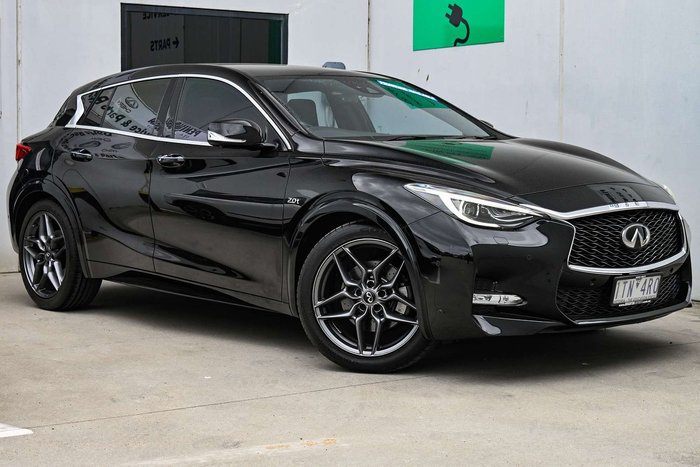 2016 INFINITI Q30