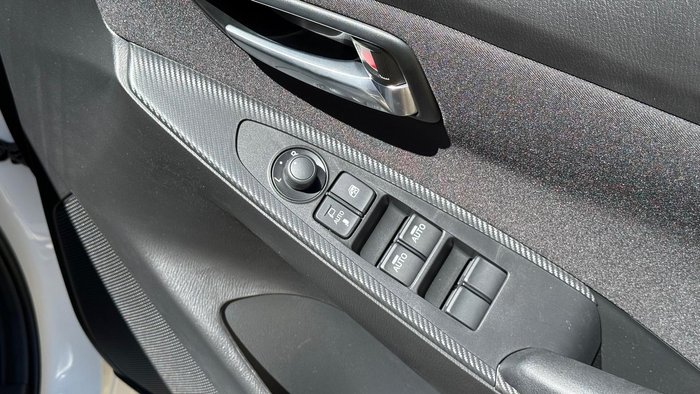 2025 Mazda 2 G15 Evolve