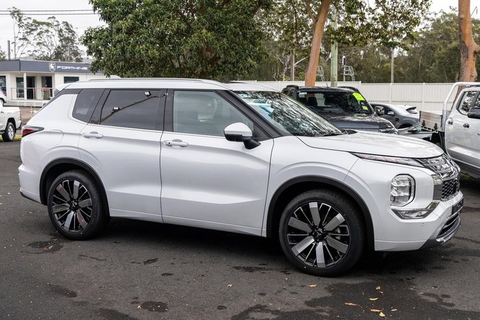 2025 Mitsubishi Outlander Exceed