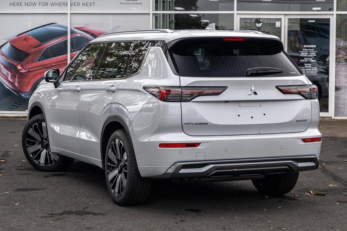 2025 Mitsubishi Outlander Exceed