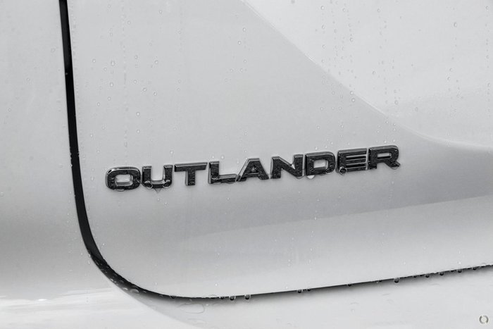 2025 Mitsubishi Outlander ES
