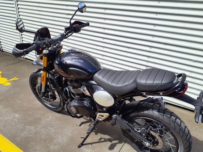 2025 Triumph Scrambler 400 XC Scrambler Grey