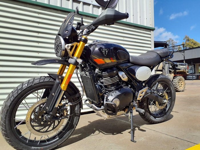2026 Triumph Scrambler 400 XC Scrambler Grey