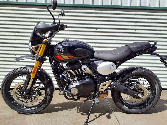 2026 Triumph Scrambler 400 XC Scrambler Grey