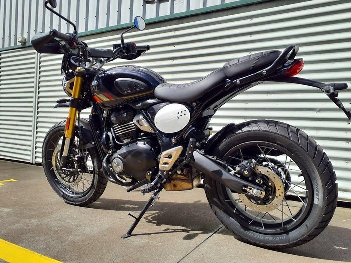 2026 Triumph Scrambler 400 XC Scrambler Grey