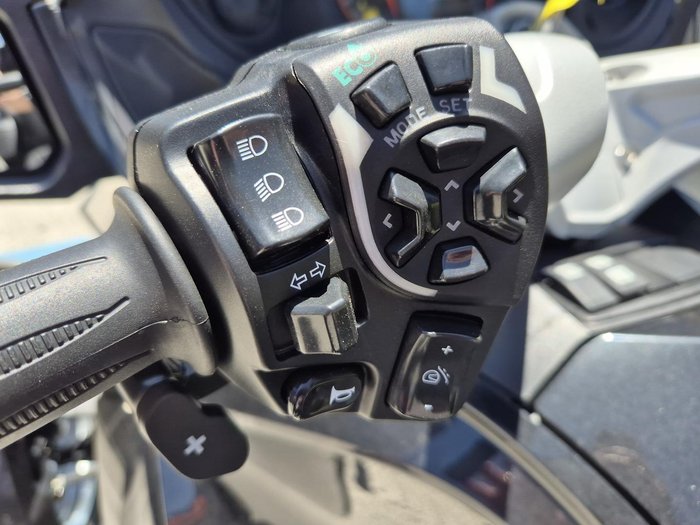 2016 Can-Am Spyder RT STD SE6 Spyder RT Black