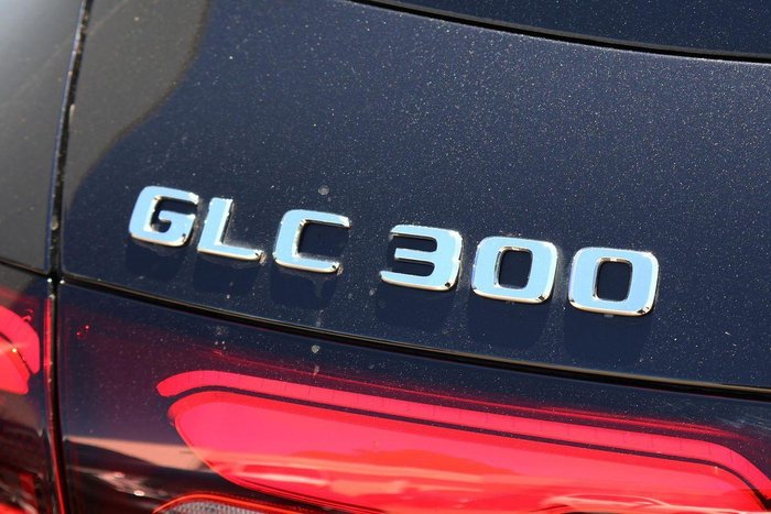 2025 Mercedes-Benz GLC-Class GLC300