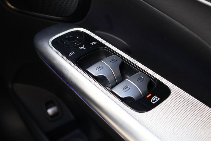 2025 Mercedes-Benz GLC-Class GLC300