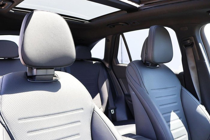 2025 Mercedes-Benz GLC-Class GLC300