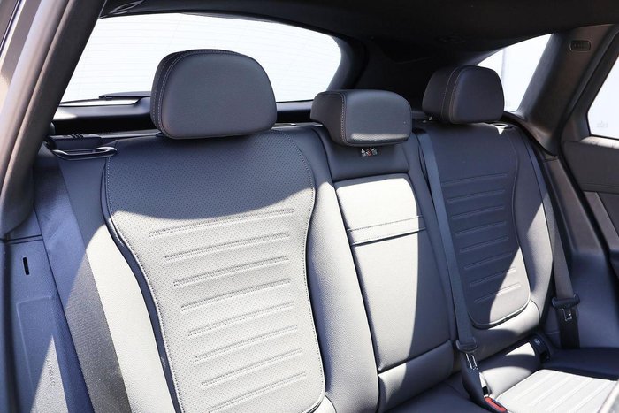 2025 Mercedes-Benz GLC-Class GLC300