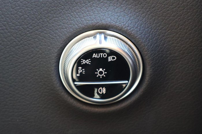 2025 Mercedes-Benz GLC-Class GLC300