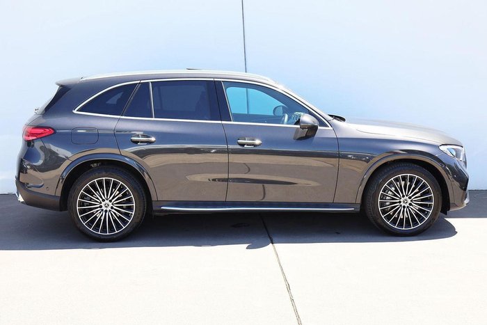 2025 Mercedes-Benz GLC-Class GLC300
