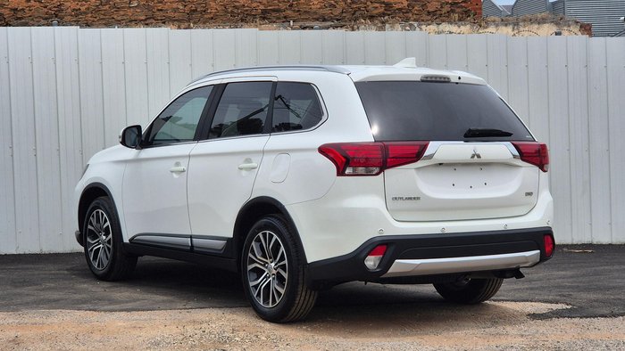 2018 Mitsubishi Outlander LS