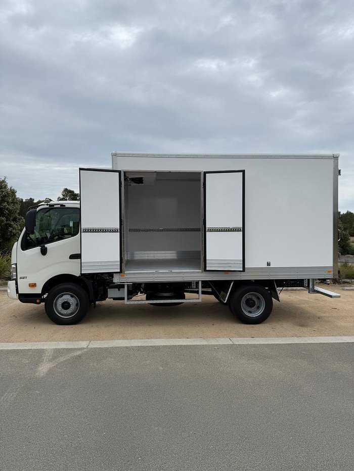 2025 Hino 300 Series 921