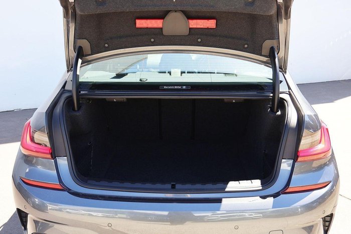 2022 BMW 3 Series 330i M Sport