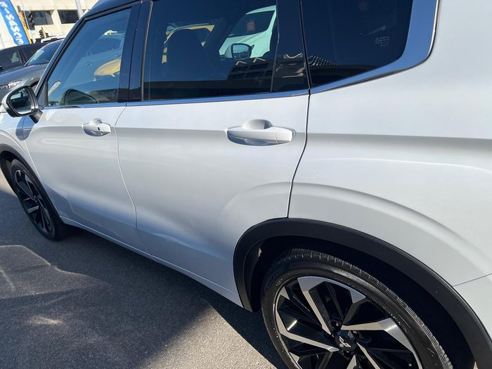 2023 Mitsubishi Outlander Exceed Tourer