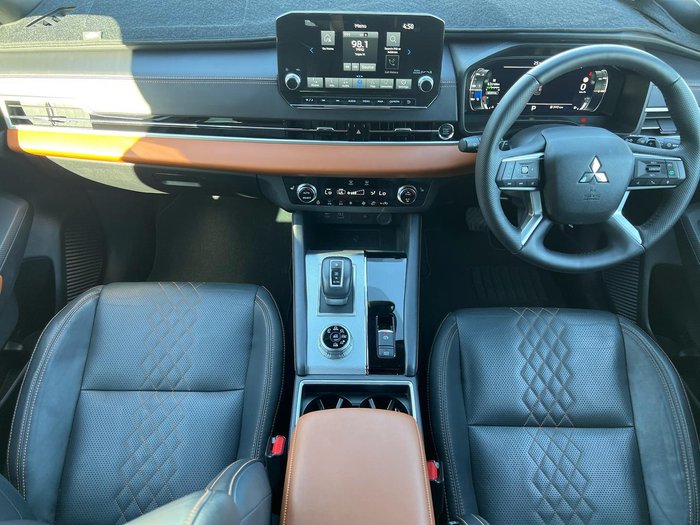 2023 Mitsubishi Outlander Exceed Tourer