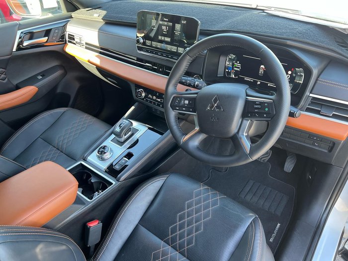 2023 Mitsubishi Outlander Exceed Tourer