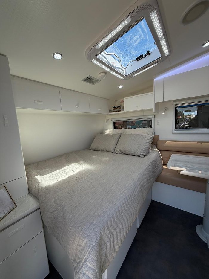 2025 Olympic Javelin X8 Bunks Semi Off-Road