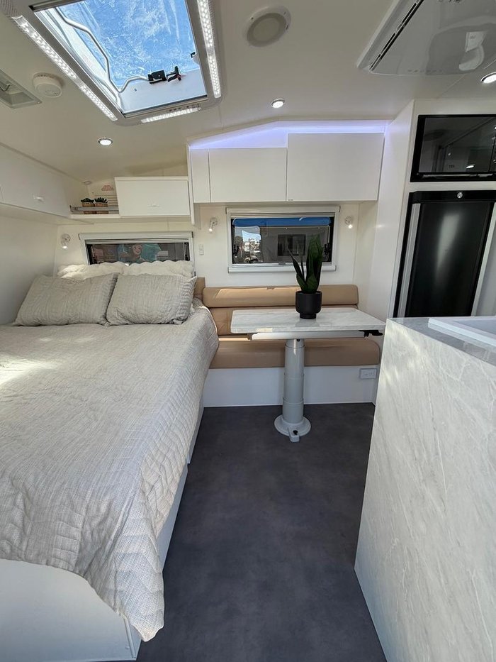 2025 Olympic Javelin X8 Bunks Semi Off-Road