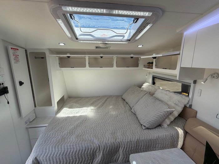 2025 Olympic Javelin X8 Bunks Semi Off-Road