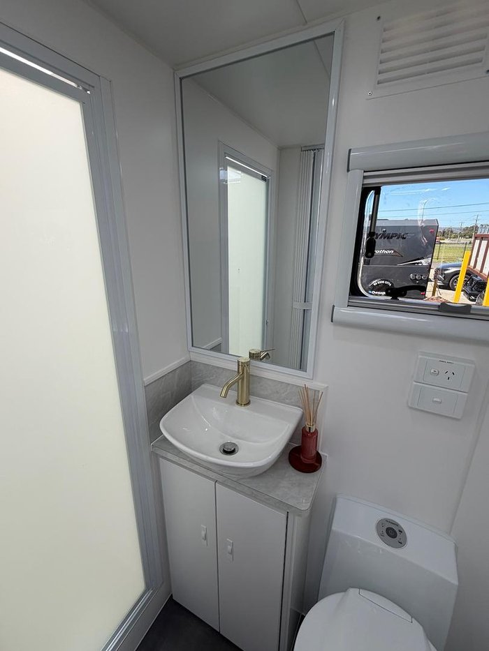 2025 Olympic Javelin X8 Bunks Semi Off-Road