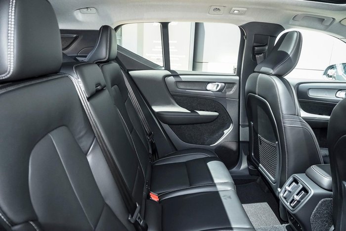 2025 Volvo XC40 Ultra B4 Bright