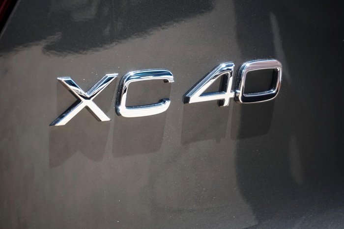 2025 Volvo XC40 Ultra B4 Bright