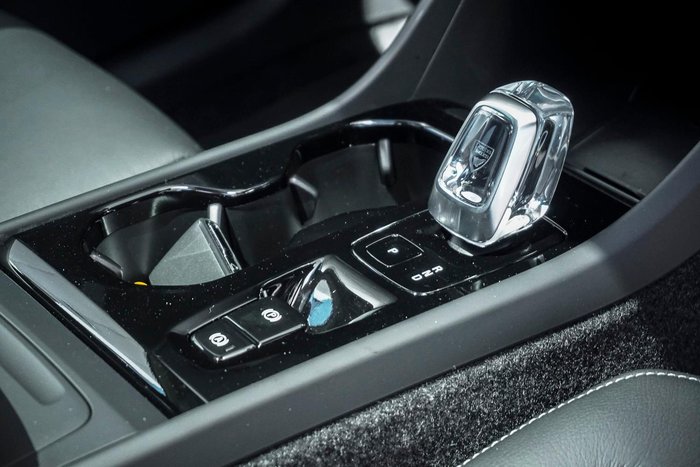 2025 Volvo XC40 Ultra B4 Bright