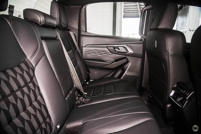 2024 Isuzu D-MAX LS-U+