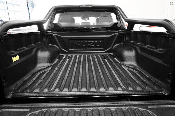 2025 Isuzu D-MAX BLADE