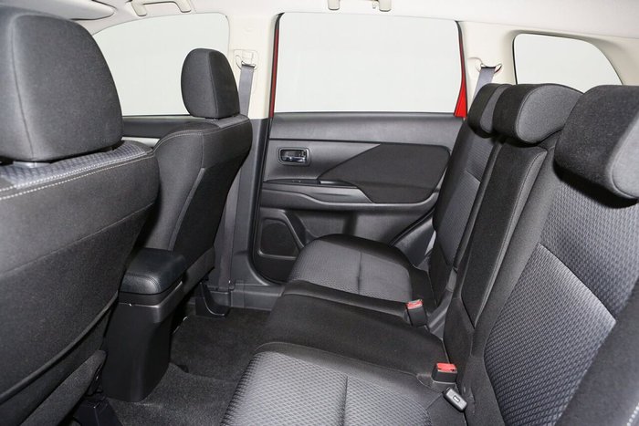 2018 Mitsubishi Outlander ES